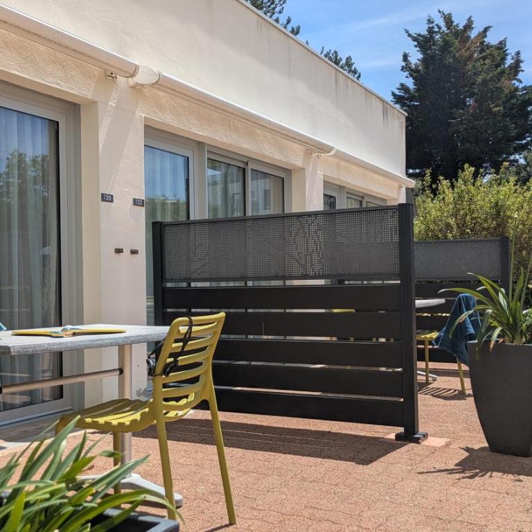 Résidence avec Piscine face au port 200m plage - Studio avec Terrasse - 2