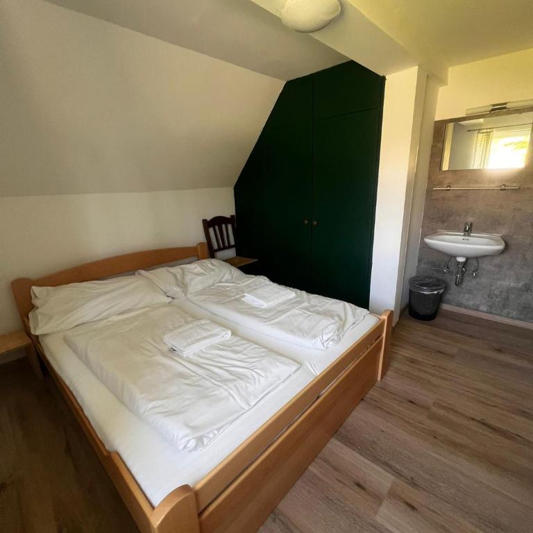 Tauplitzhaus der Naturfreunde - Naturfreundehaus auf der Tauplitzalm - Schutzhütte - Chambre Double - Vue sur Montagne - 30