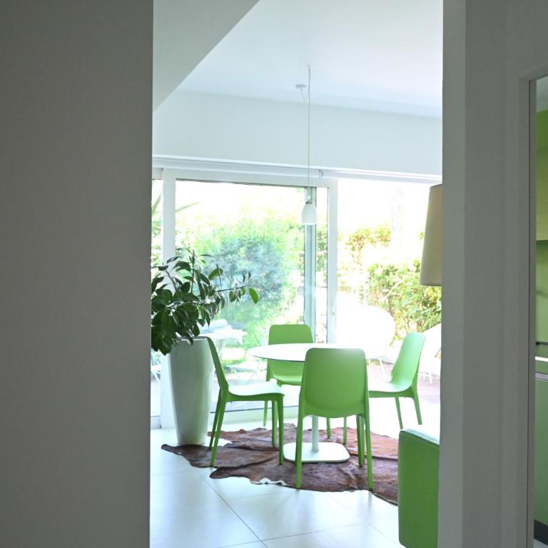 N005 - Villa Ulisse, elegante trilocale a 100m dal mare - Appartamento con 2 Camere da Letto - 10