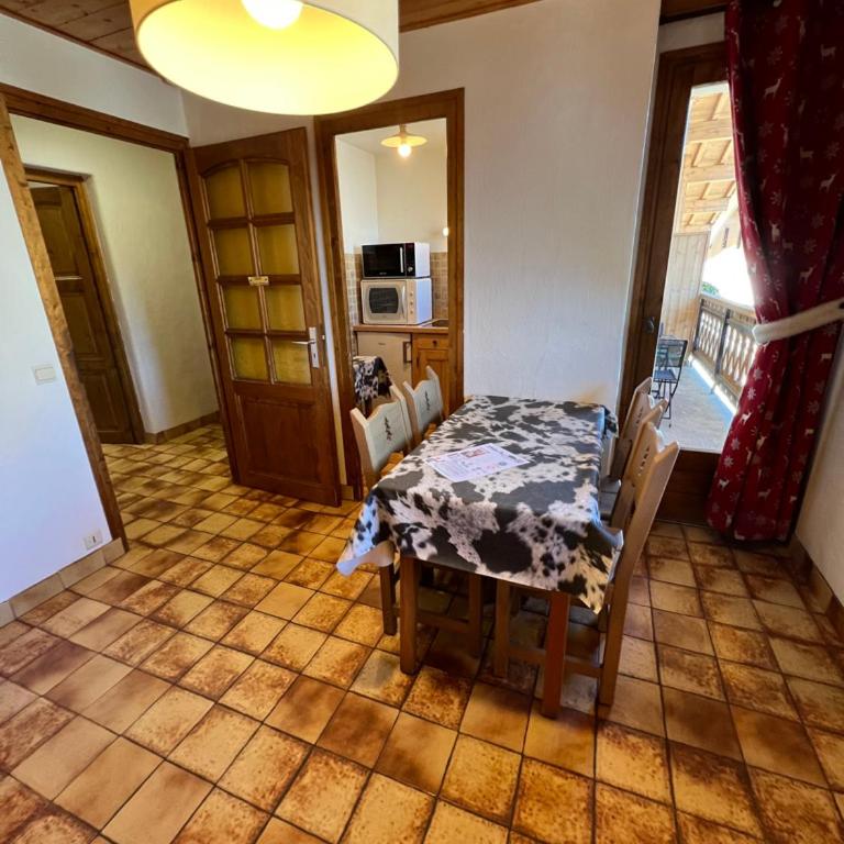 Studio Reguet, Chez Francine - Studio Apartment with Balcony - 5