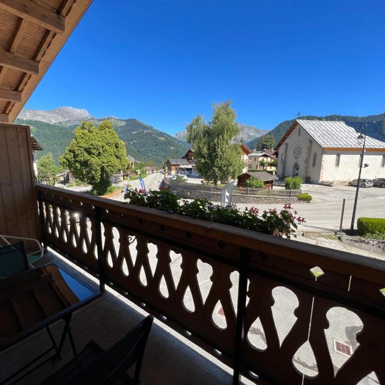 Studio Reguet, Chez Francine - Studio Apartment with Balcony - 7