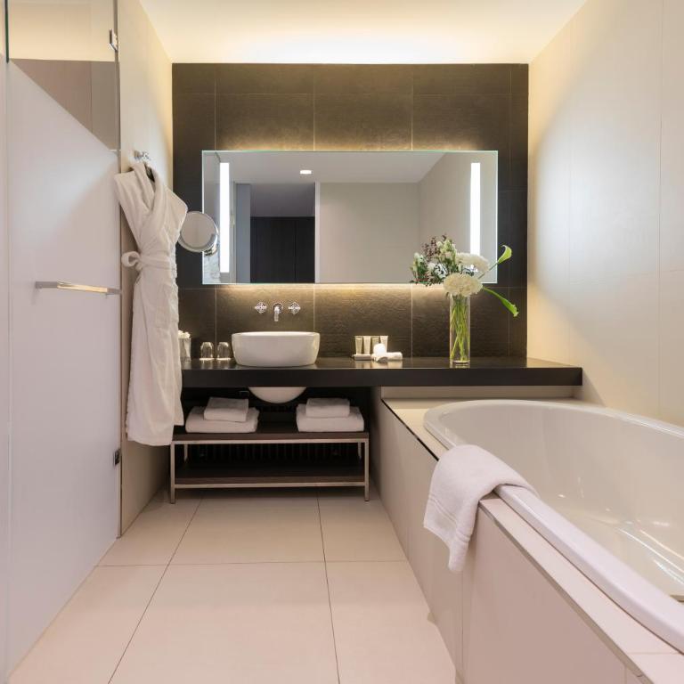InterContinental Marseille - Hotel Dieu by IHG - Chambre Lit King-Size Premium - 3