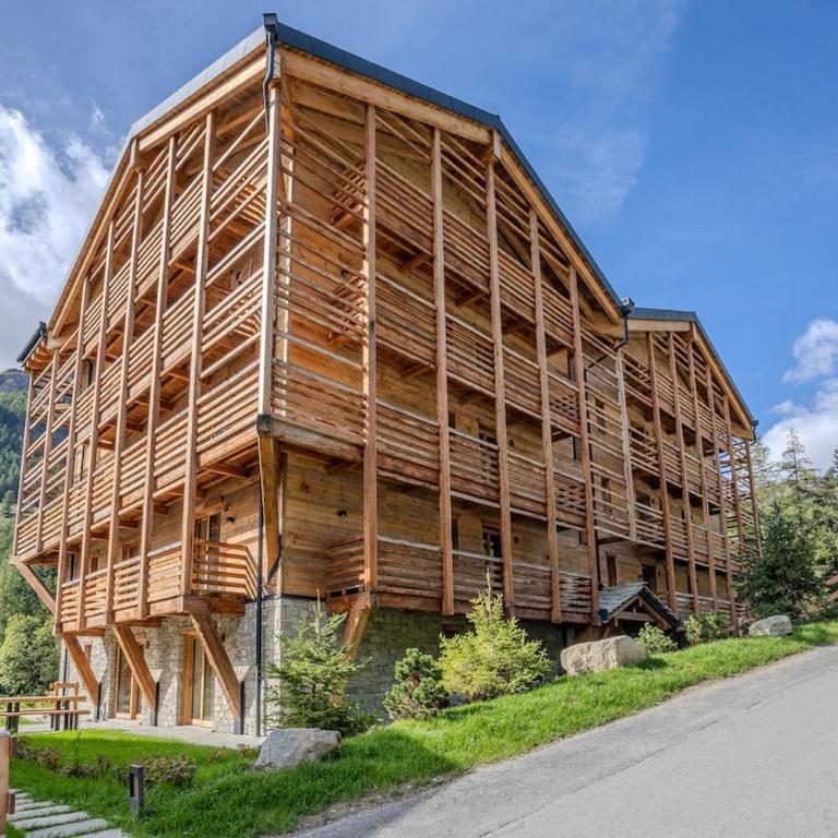 Luxury Suite Champoluc Monterosa Ski - Appartamento con 3 Camere da Letto - 80