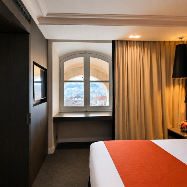 InterContinental Marseille - Hotel Dieu by IHG - Suite Junior Lit King-Size - Vue sur Église - 2