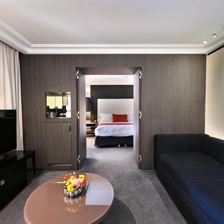 InterContinental Marseille - Hotel Dieu by IHG - Suite Junior Lit King-Size - Vue sur Église - 3