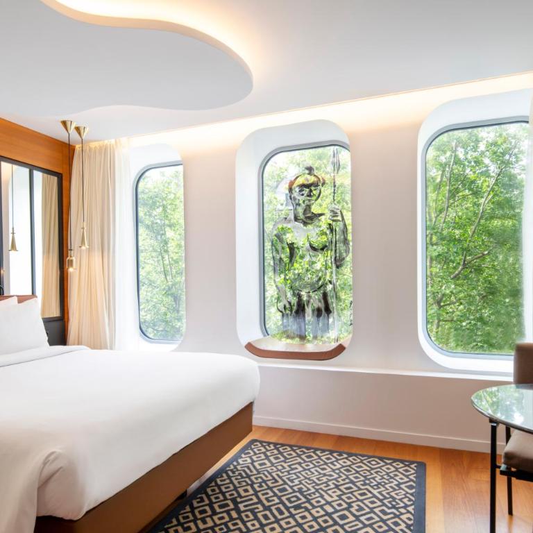 Renaissance Paris Republique Hotel & Spa - Chambre Lit King-Size Bobo - Vue sur Jardin ou Ville - 5