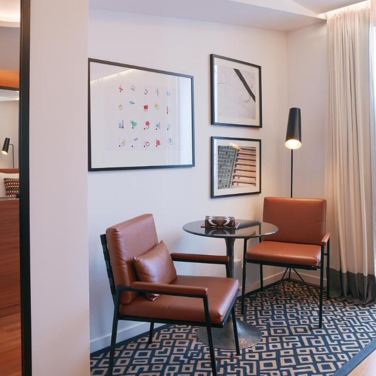 Renaissance Paris Republique Hotel & Spa - Chambre Lit King-Size Bobo - Vue sur Jardin ou Ville - 8