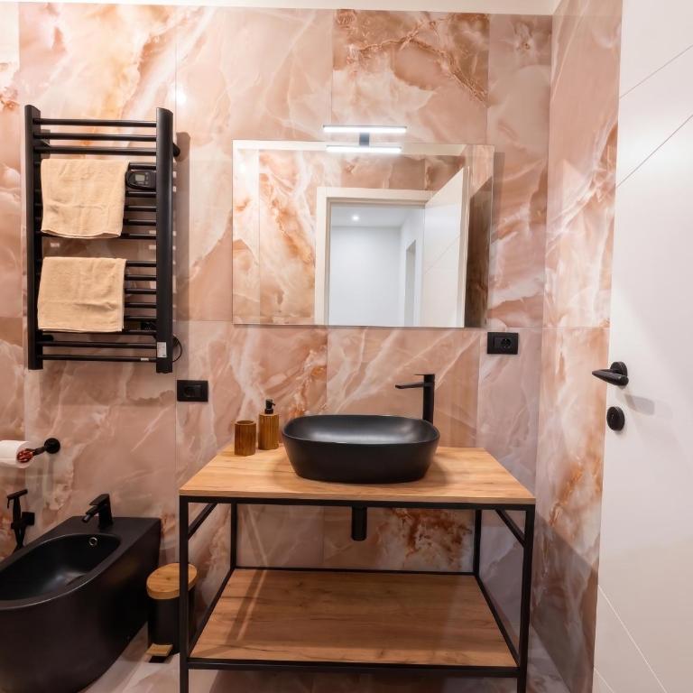VaSaMi - Appartamento in centro - Camera Matrimoniale con Bagno Privato - 13