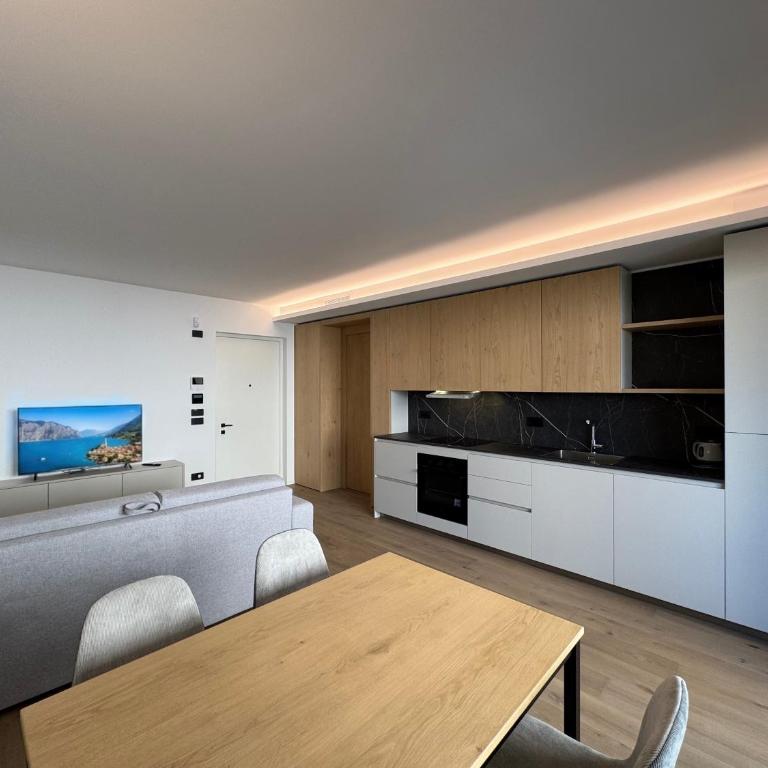 1Dest - Palazzo 5 Wood - Appartamento con 1 Camera da Letto e Balcone - 1