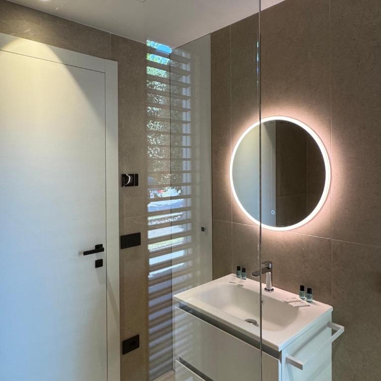 1Dest - Palazzo 5 Wood - Appartamento con 1 Camera da Letto e Balcone - 17