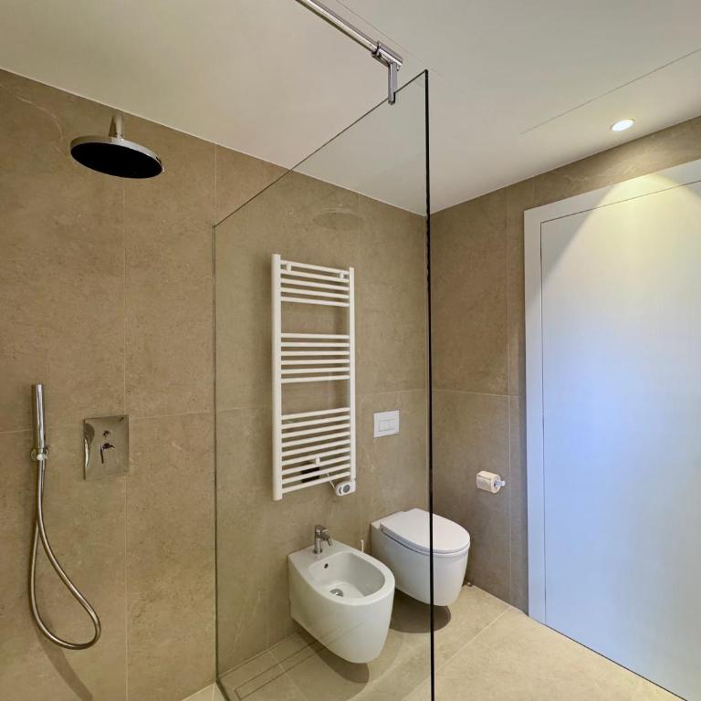 1Dest - Palazzo 5 Wood - Appartamento con 1 Camera da Letto e Balcone - 35