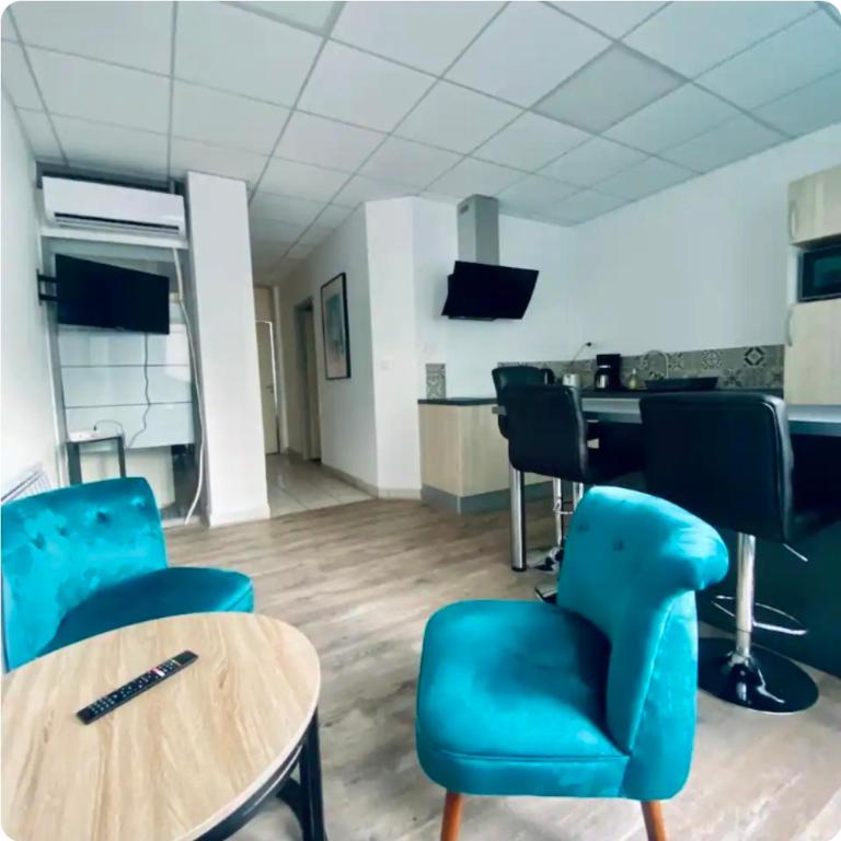 *Bleu Saphir* centre de Vichy - Two-Bedroom Apartment - 4