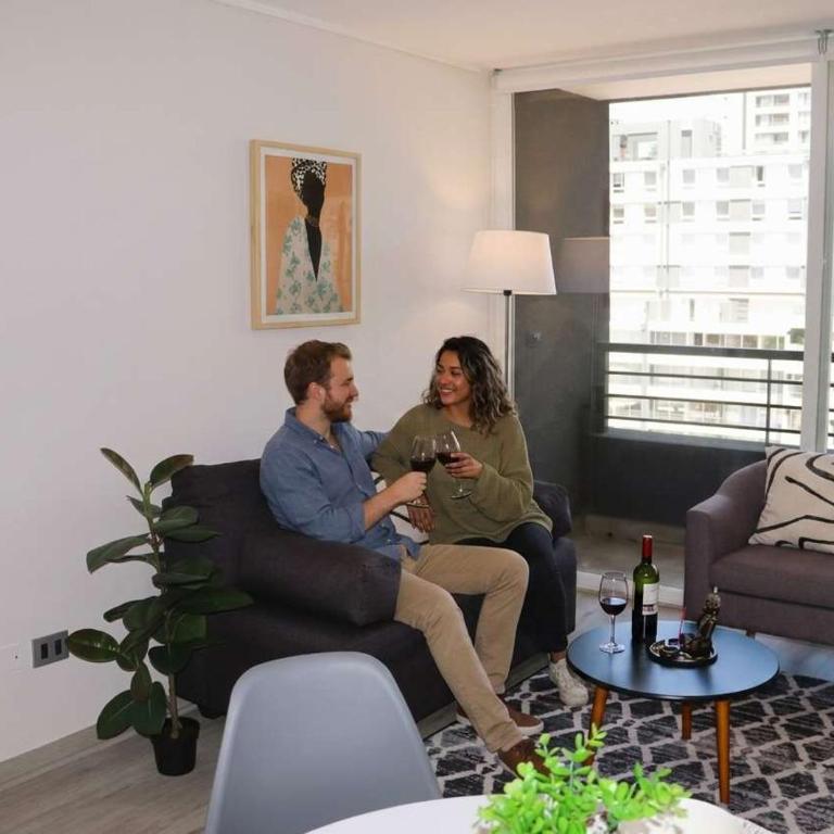 HOM I Calido Wifi Cerca Cerro Santa Lucia Metro - Apartment - 1