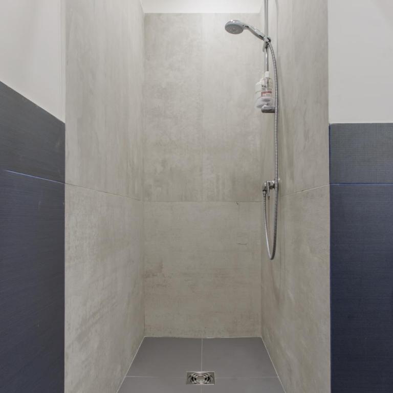 Palazzo Venusio - Camera Familiare con Bagno Privato - 11