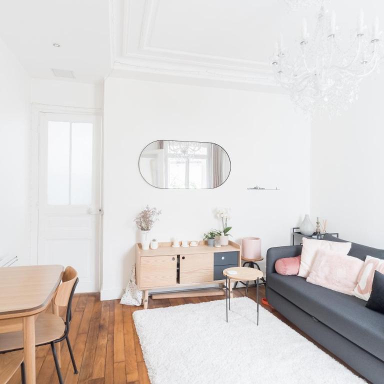 Central Parisian 2BD Apart for 4 - Apartment - 9