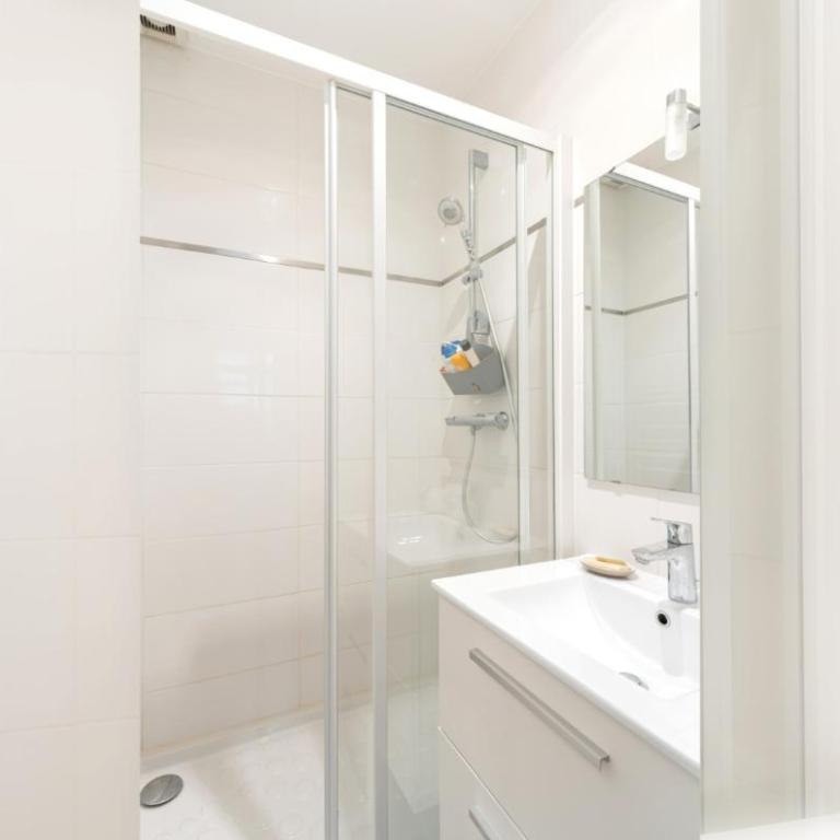 Central Parisian 2BD Apart for 4 - Apartment - 28