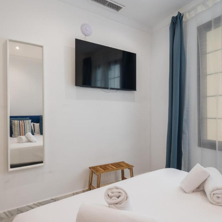 Spacious 2BD 2BTH with patio – Central and quiet - Apartamento - 17