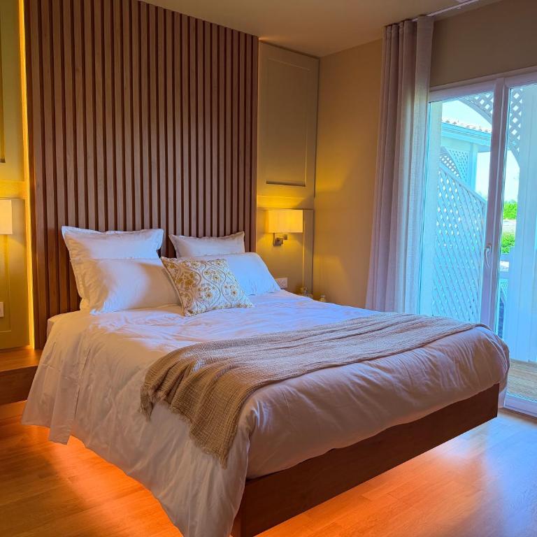 ViLLA HELENA - anciennement LE CLOS D'IGNAC - Chambre Double - Vue sur Jardin - 1