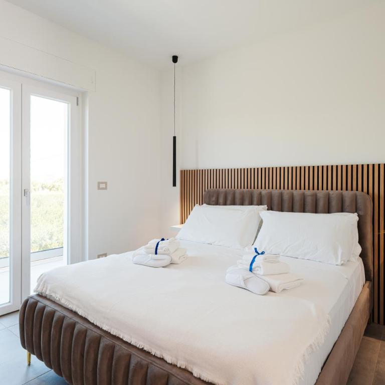 Eleia Domos - Mirea Homes - Double Room with Pool View - 3