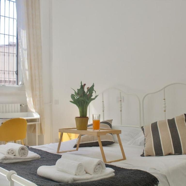 Ample 2-BR Space 1 min to Romolo M2 - Appartamento con 1 Camera da Letto - 13