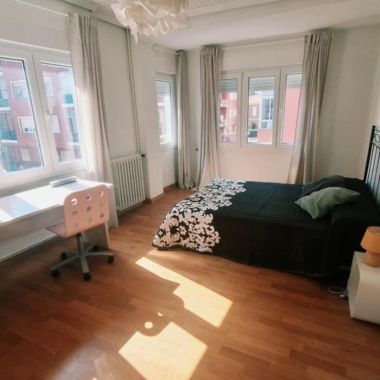Espectacular Habitación Doble - Double Room with Shared Bathroom - 2