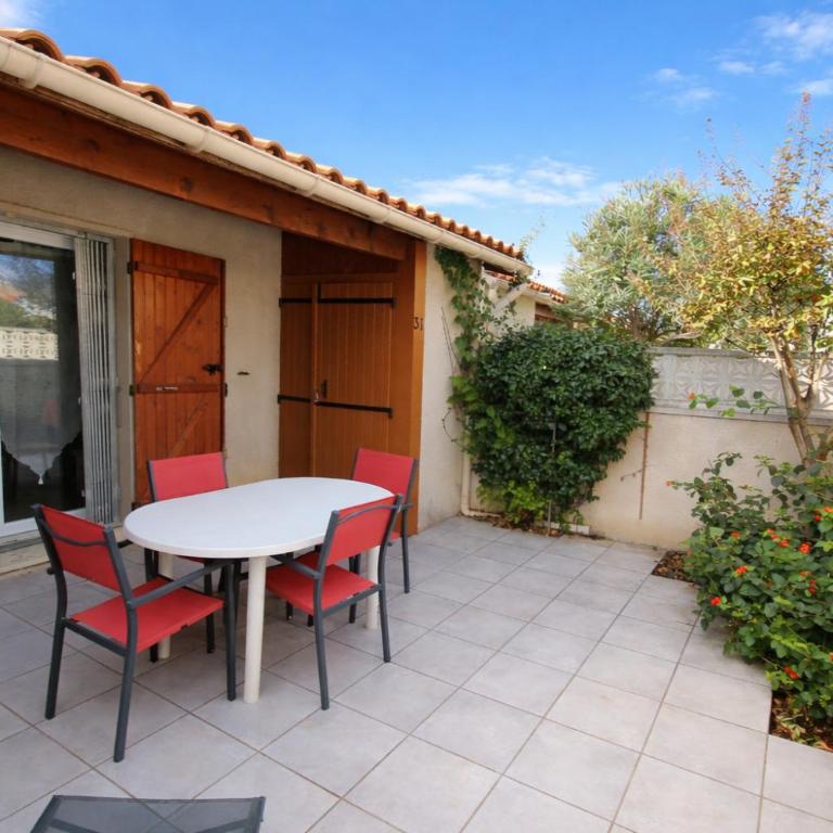 Maison de vacances, 4 à 5 couchages, cuisine séjour climatisé dans résidence avec piscine, les Jardins de Portiragnes, 500m de la mer, LRJP31 - Casa de 2 dormitorios - 14