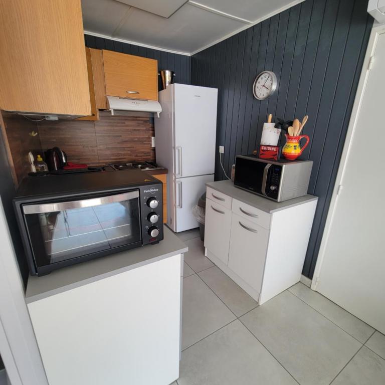Belle villa de vacances climatisée, residence TAMARIS, wifi, 2 chambres 4 à 6 couchages, accès payant pour les piscines et animations , PORTIRAGNES PLAGE LRTAMA57 - Maison 2 Chambres - 7