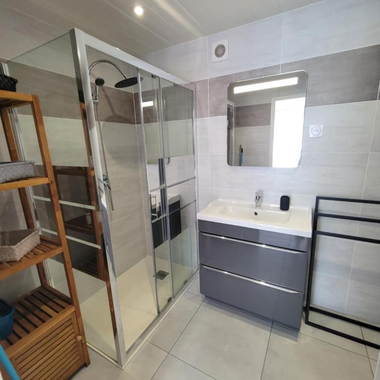 Belle villa de vacances climatisée, residence TAMARIS, wifi, 2 chambres 4 à 6 couchages, accès payant pour les piscines et animations , PORTIRAGNES PLAGE LRTAMA57 - Maison 2 Chambres - 14
