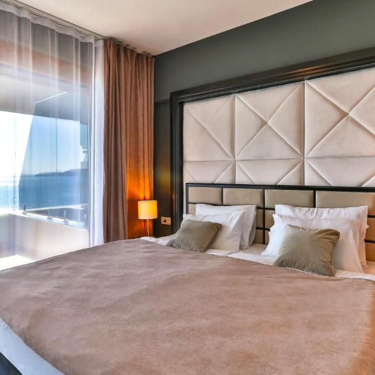 Azure Coast Deluxe Residence - Budva Seafront Living Suites - Suite sa Bračnim Krevetom (King-size) i Pogledom na More - 6