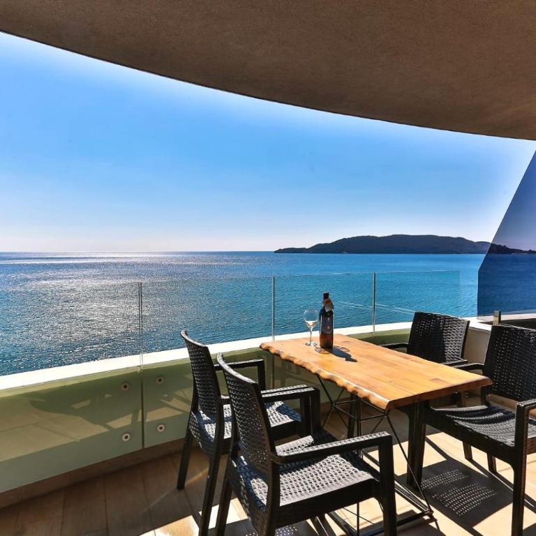 Azure Coast Deluxe Residence - Budva Seafront Living Suites - Suite sa Bračnim Krevetom (King-size) i Pogledom na More - 3