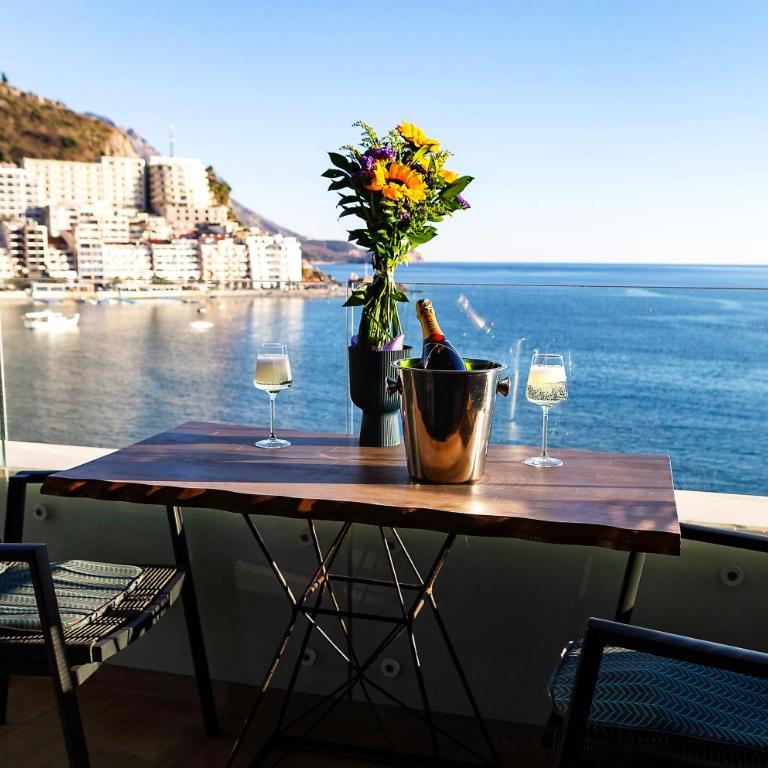 Azure Coast Deluxe Residence - Budva Seafront Living Suites - Suite sa Bračnim Krevetom (King-size) i Pogledom na More - 10