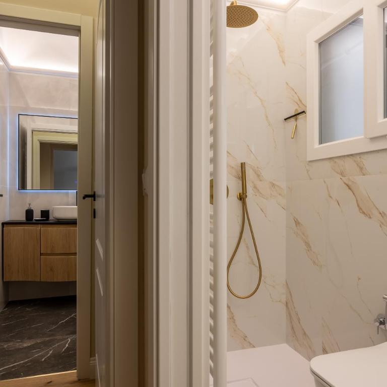 The Blue Lily by Maison Florence - Appartamento con 4 Camere da Letto e Balcone - 16
