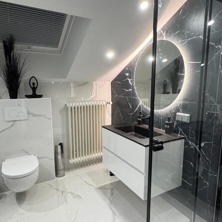 LuxLife - Panorama Bergblick, Sauna, Balkon, Luxus Pur - Apartment mit 2 Schlafzimmern - 58