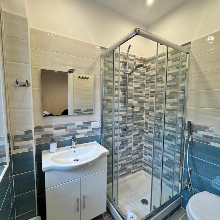 Casa Avella - Camera Quadrupla con Bagno Privato - 5