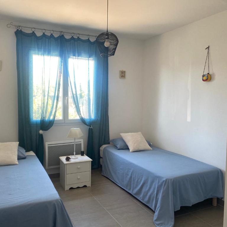 villa Maridel - Three-Bedroom House - 17