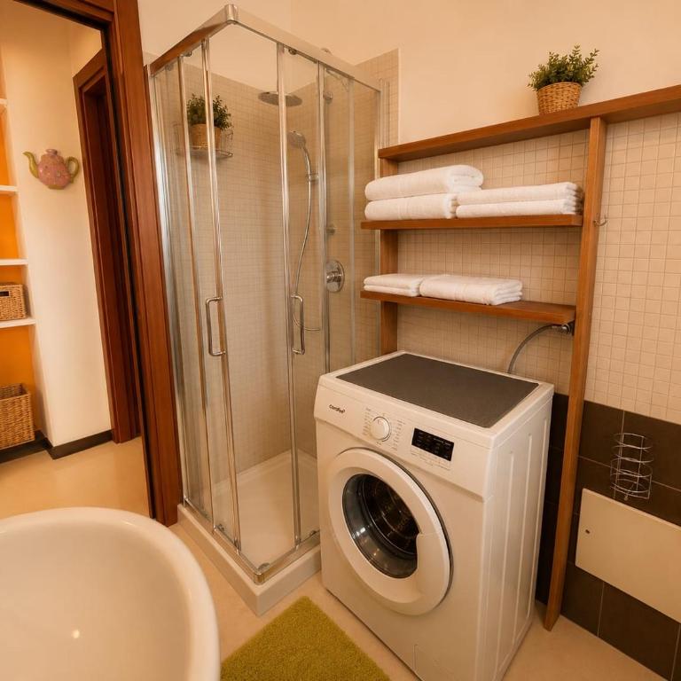Il Piccolo Attico - Appartamento con 1 Camera da Letto - 12