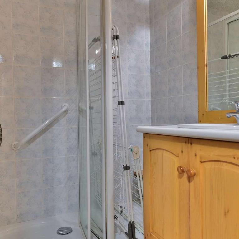 Confortable 2 Pièces + Cabine pour 4 Personnes au Centre-Ville, Terrasse, Proche Navettes - FR-1-458-169 - Apartment - 6