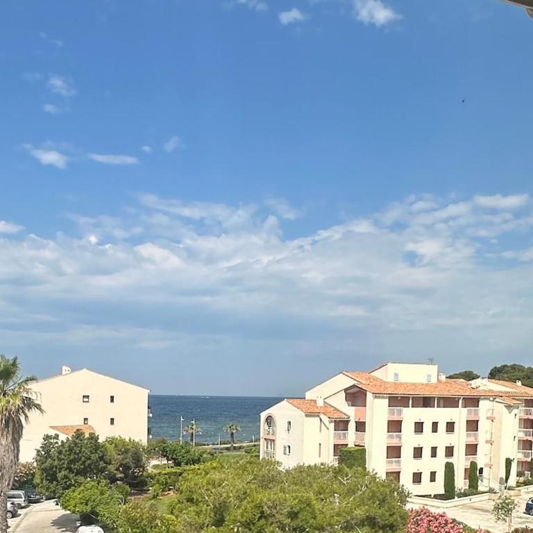 Appartement vue Mer à la Coudouliere,Clim, parking - Apartment mit 2 Schlafzimmern - 30