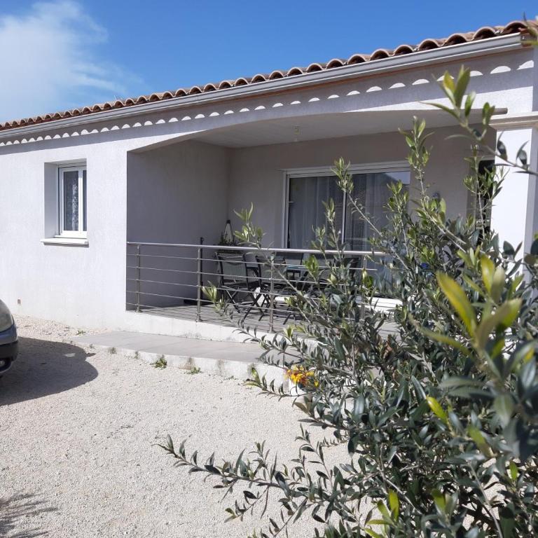 villa Maridel - Three-Bedroom House - 4