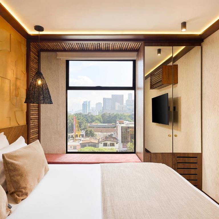 Golden Valley Hotel - Executive Suite - 5