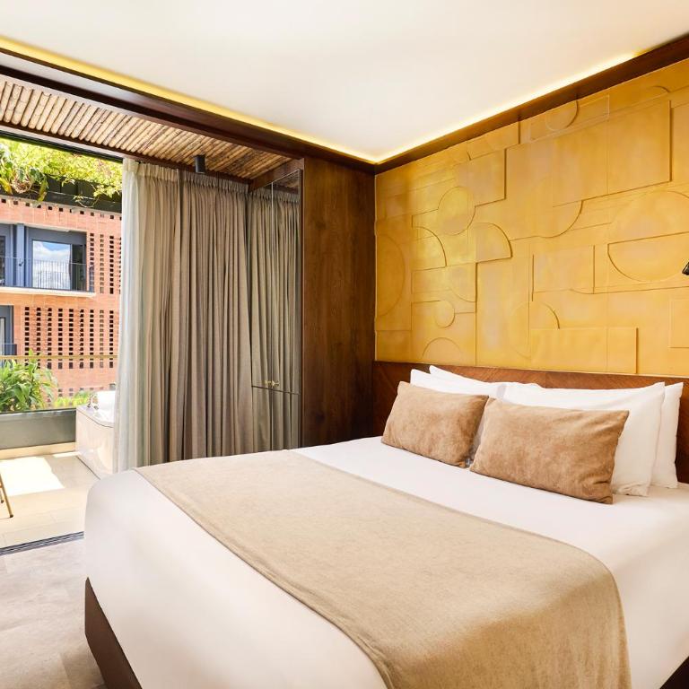 Golden Valley Hotel - Suite with Spa Bath - 1