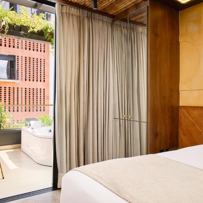 Golden Valley Hotel - Suite with Spa Bath - 4