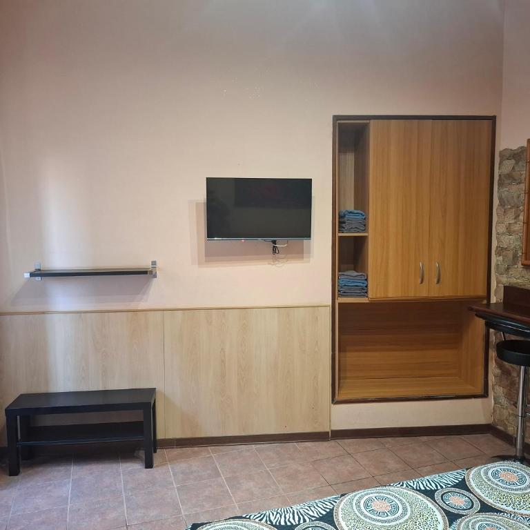 Gina B&B - Triple Room with Private Bathroom - 8