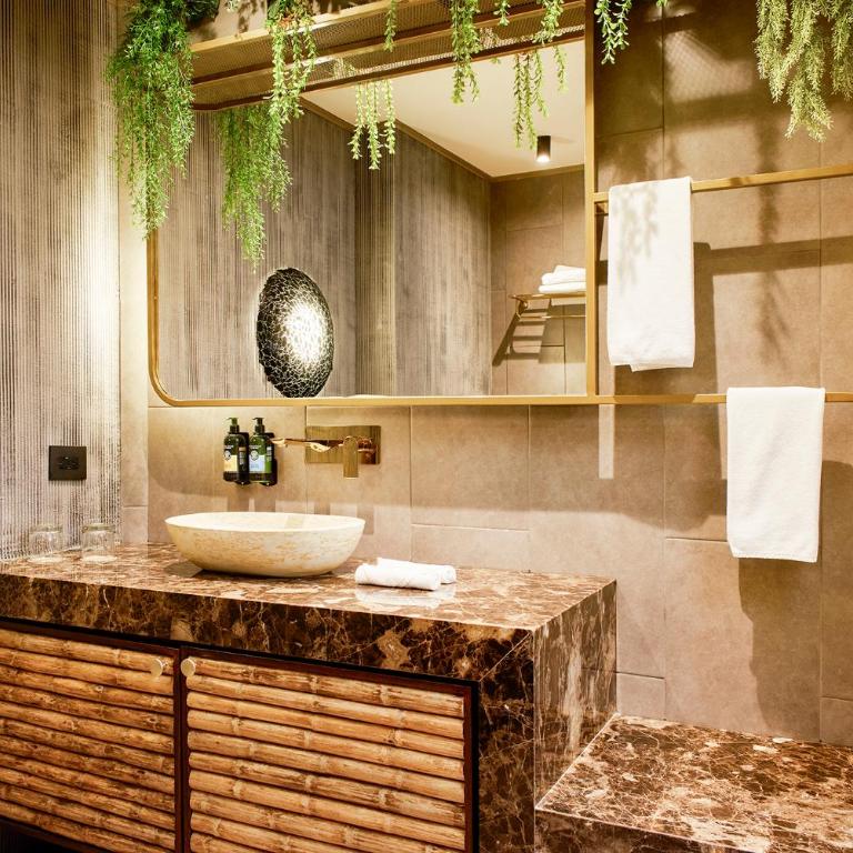 Golden Valley Hotel - Deluxe Suite - 8