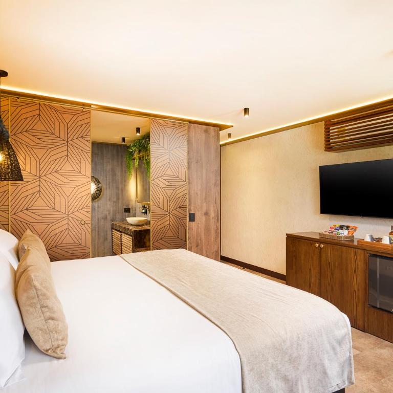 Golden Valley Hotel - Deluxe Suite - 6