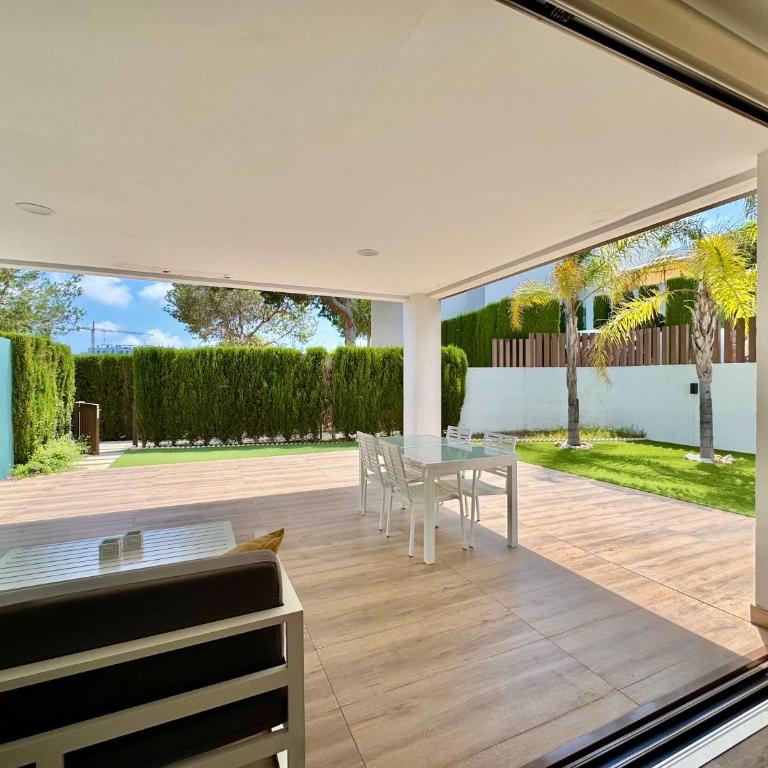 Acacia 1 Apt 33 - Ground Floor 2-Bed with Garden - Apartamento - 3