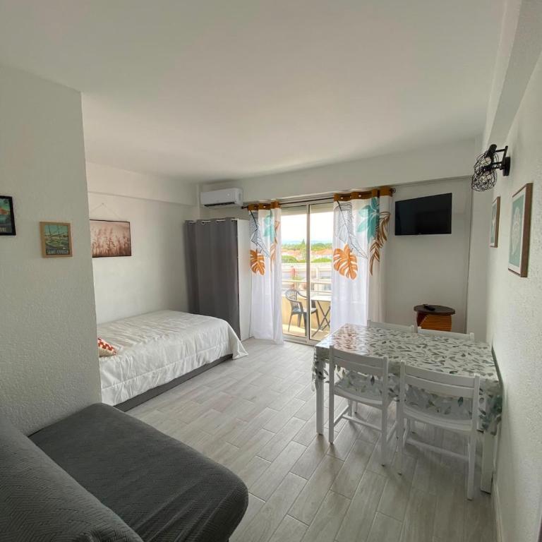Studio vue mer et montagne pieds dans l'eau - Apartment mit 1 Schlafzimmer - 1