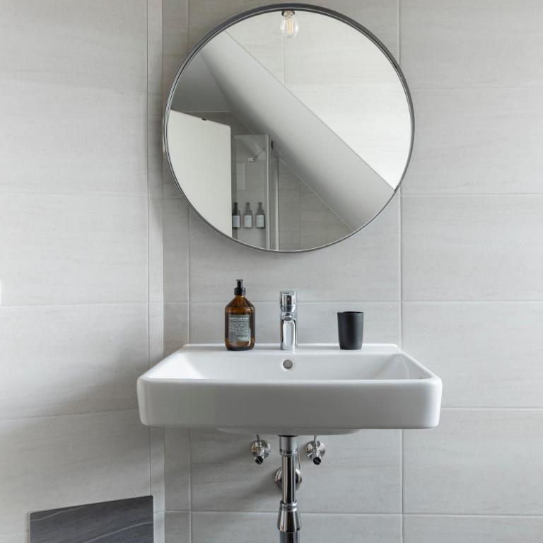 Schlossberg Panorama Studio - 1 BR & Lift & Free Parking by HERO HOMES Graz - One-Bedroom Apartment - 13