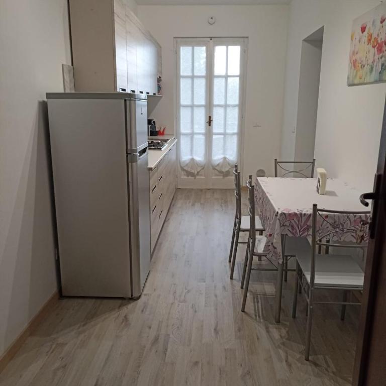 Fior di Luna - Appartamento con 2 Camere da Letto e Vista Lago - 10
