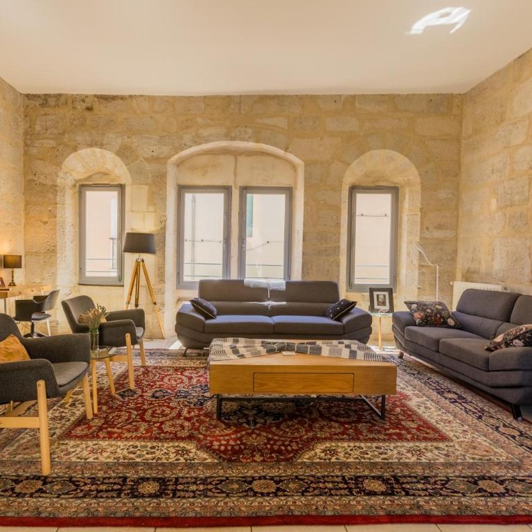 Célestin - Charming Historic Stone Duplex with Private Patio & Air Conditioning - Appartement 3 Chambres - 2